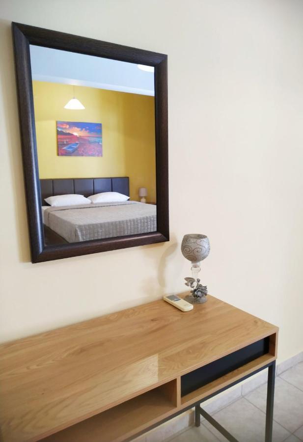 Oscar Studio Kalamata City Centre Экстерьер фото